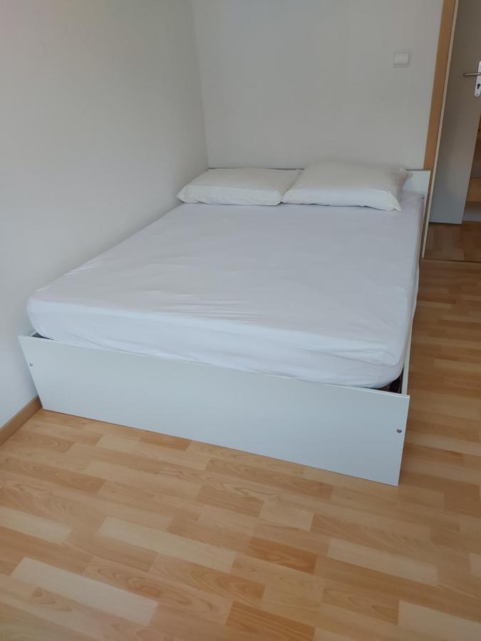 Chez Sylvie Apartment โมเรซ์ ภายนอก รูปภาพ